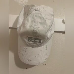 Titleist White and Gray Cap‎